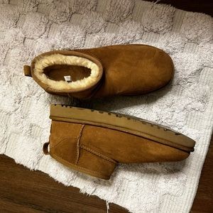 Never Worn Chesnut Ultra Mini Uggs